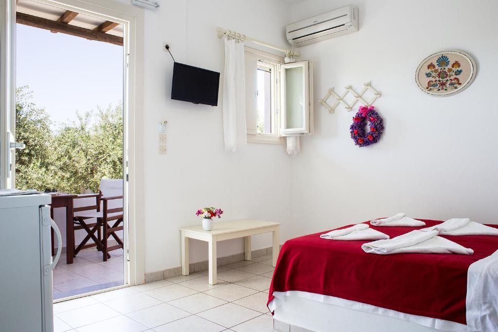 Marili Apartments Studios Parasporos Room photo
