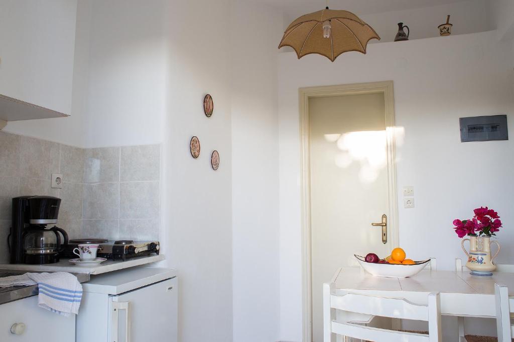Marili Apartments Studios Parasporos Room photo