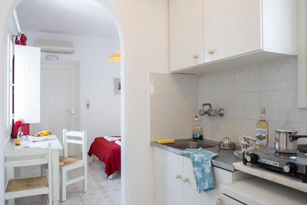 Marili Apartments Studios Parasporos Room photo